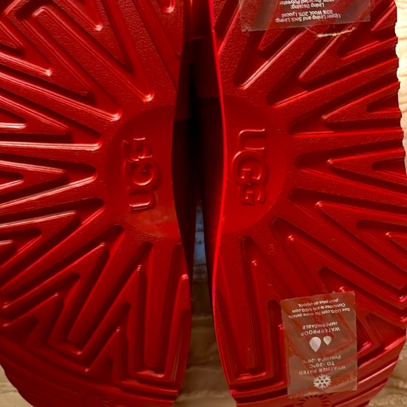 NEW red Ugg boot - Picture 4 of 5